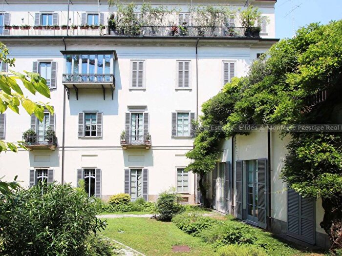 Casa con 6 locali in vendita in Piazza Castello, Cadorna Castello, Milano
