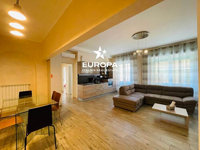 Appartamento trilocale in affitto in Via Alessandro Volta, Ospedale, Sanremo