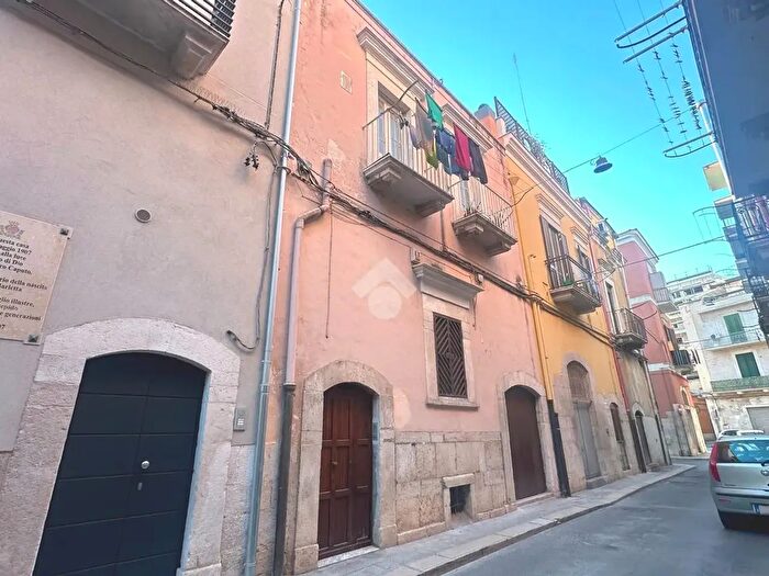 Appartamento quadrilocale in vendita in Via Cadorna, Barletta