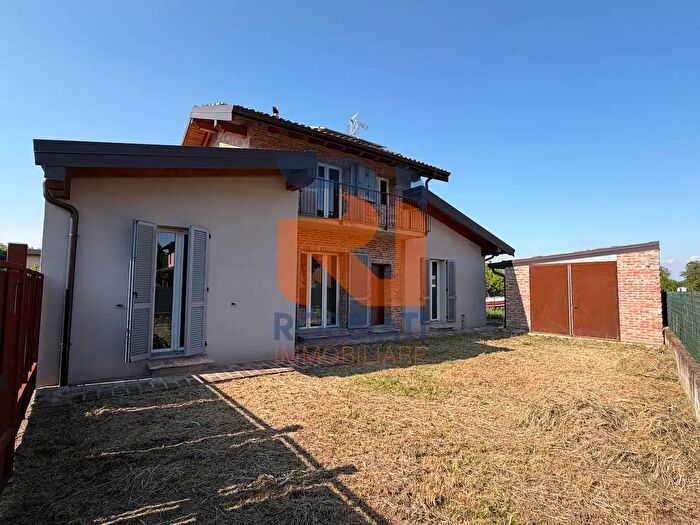 Casa trilocale in vendita in Strada Tanaro, Travaco Siccomario