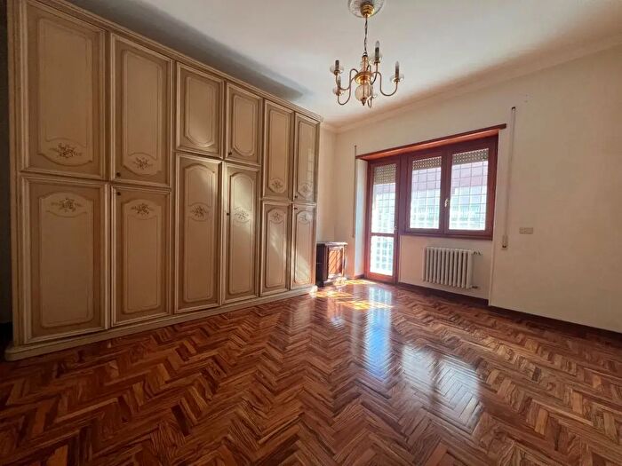 Appartamento trilocale in vendita in Via Balzola, Roma