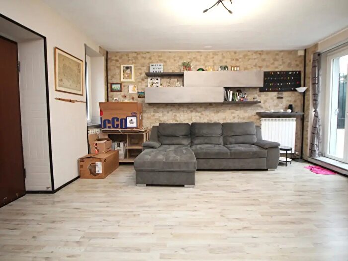 Appartamento quadrilocale in vendita in Via Dante Alighieri, Cairate