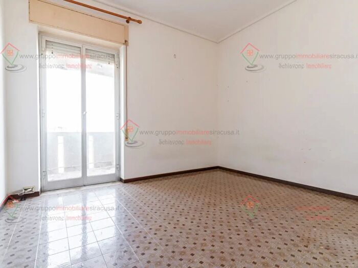Appartamento con 5 locali in vendita in Siracusa