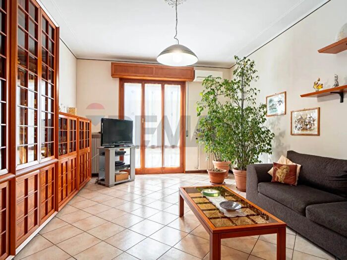 Appartamento con 7 locali in vendita in Via De Gasperi, Collecchio