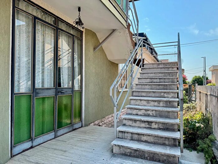 Casa con 12 locali in vendita in Thiene