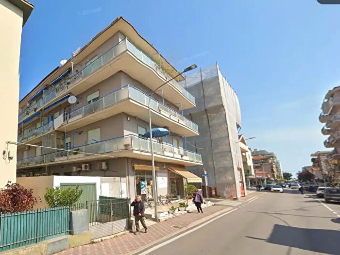 Appartamento trilocale in vendita in Via Fino, Montesilvano