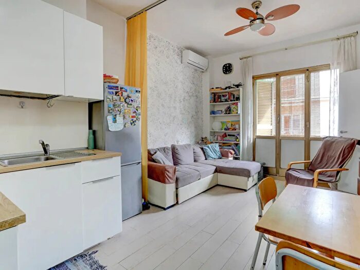 Appartamento bilocale in vendita in Via Licinio Murena, Roma