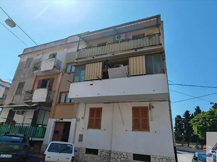 Appartamento trilocale in affitto in Modena, Reggio Calabria