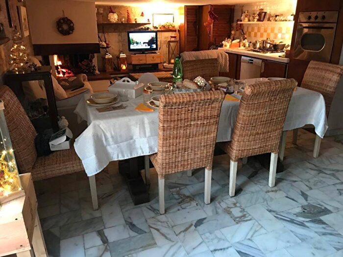 Casa con 6 locali in vendita in Via Giovanni de Rossi, Avenza, Carrara