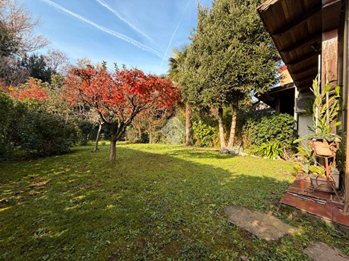 Casa quadrilocale in vendita in Via Ruggero da Pessano, Pessano Con Bornago
