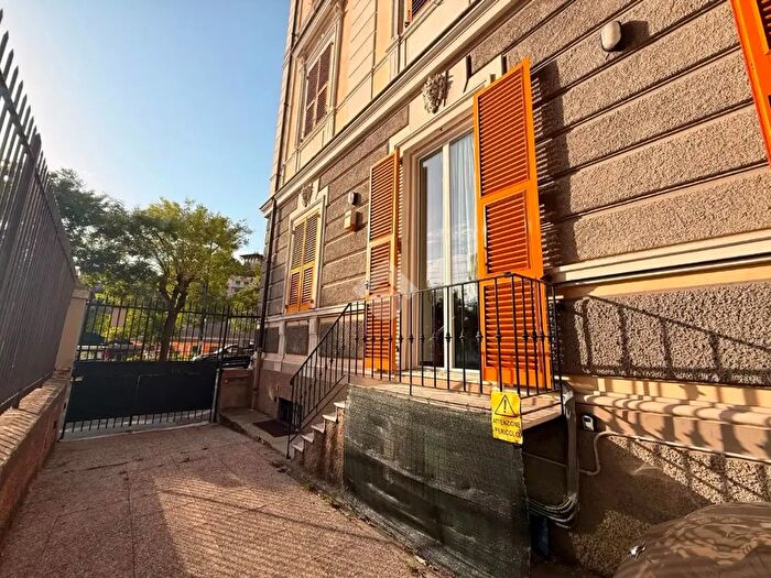 Appartamento con 6 locali in vendita in Corso Firenze, Genova