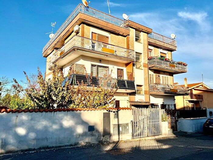 Appartamento bilocale in vendita in Via Giardinello, Roma