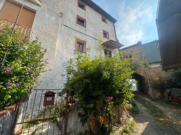 Casa con 5 locali in vendita in Via Cabitti Snc, Pallare