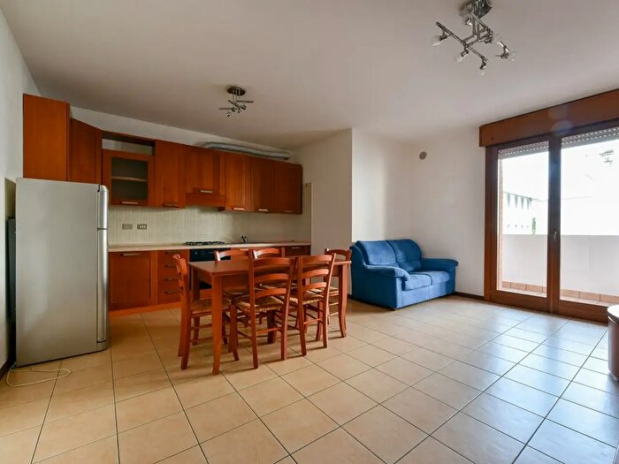 Appartamento trilocale in affitto in Via Venezia, Noventa Padovana