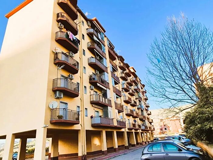 Appartamento quadrilocale in vendita in Viale dei Fiori, Porto Empedocle