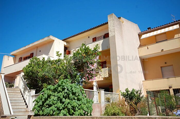 Appartamento quadrilocale in vendita in Via Brigata Sassari, La Maddalena