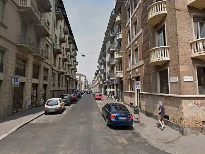 Appartamento trilocale in affitto in Via Principessa Clotilde, Torino