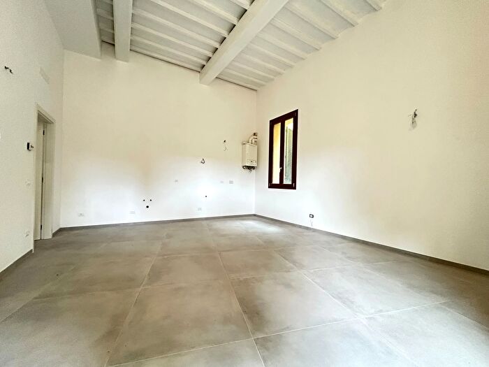 Appartamento trilocale in vendita in Via della Pieve, Scandicci