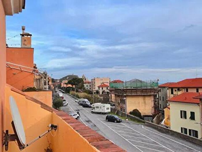 Appartamento con 5 locali in affitto in Via Aurelia, Finale Ligure