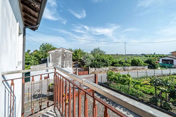 Casa con 8 locali in vendita in Via Corso, Zevio