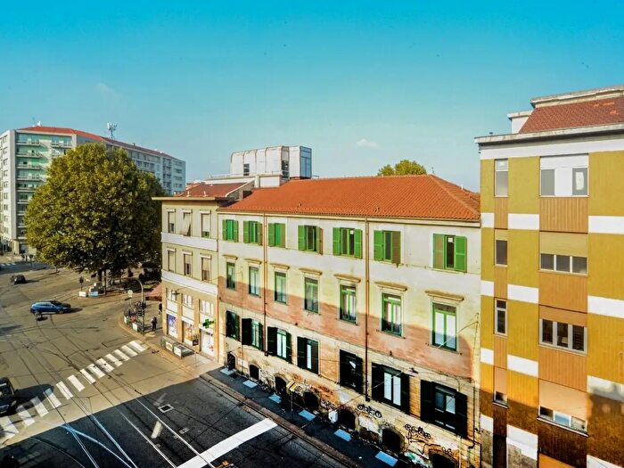 Appartamento quadrilocale in vendita in Via Carlo Boncompagni, Torino