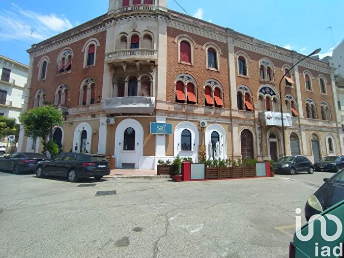 Appartamento con 12 locali in vendita in Viale Virgilio, Taranto