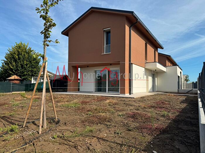 Casa quadrilocale in vendita in Via Chioggia, Padova