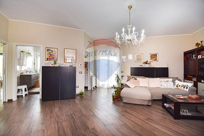 Appartamento con 5 locali in vendita in Via Giuseppe di Vittorio, Misterbianco