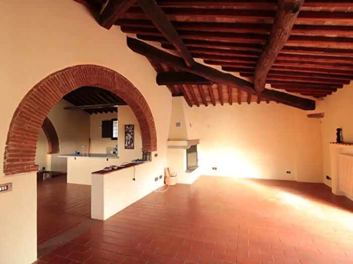 Appartamento con 7 locali in vendita in Calcinaia