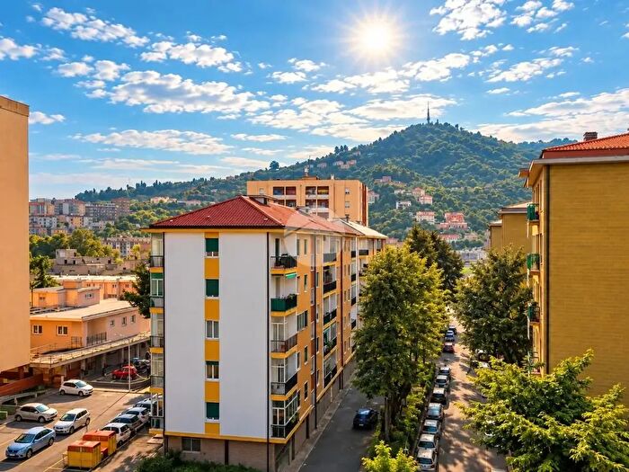 Appartamento quadrilocale in vendita in Via Vecchia Piemonte, Imperia
