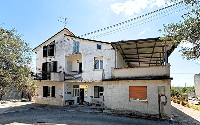 Casa con 11 locali in vendita in Contrada Costa di Chieti, Lanciano