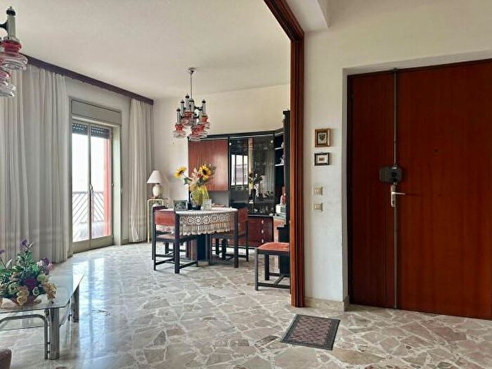 Appartamento con 6 locali in vendita in Via Palmiro Togliatti, Milazzo