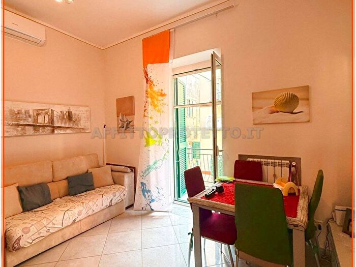Appartamento trilocale in affitto in Via della Conca, Centro, Formia