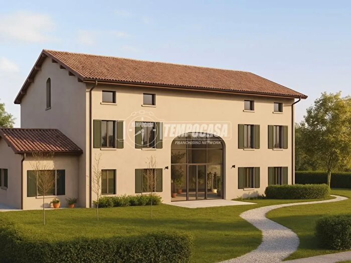 Casa trilocale in vendita in Carpi