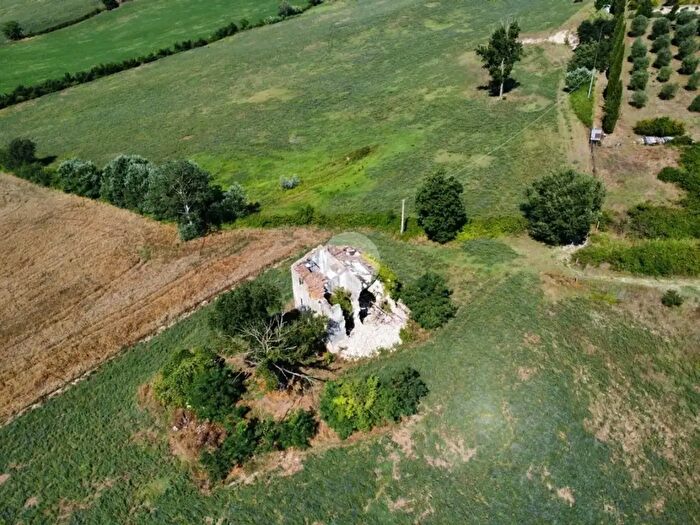 Casa quadrilocale in vendita in Vocabolo Colle Sala, Magliano Sabina