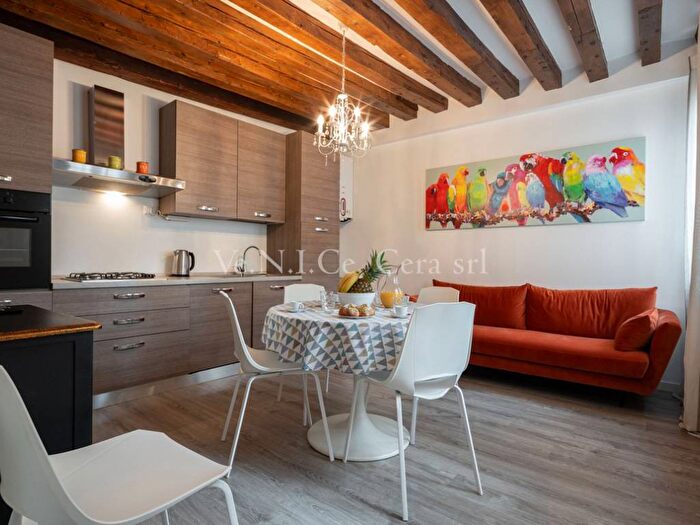 Appartamento trilocale in affitto in Fondamenta de Dona Onesta, San Marco, Venezia