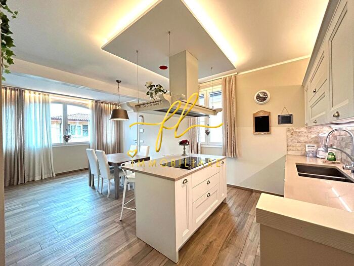 Appartamento con 5 locali in vendita in Portoferraio