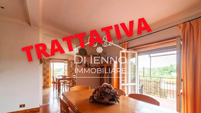 Appartamento con 5 locali in vendita in Roma