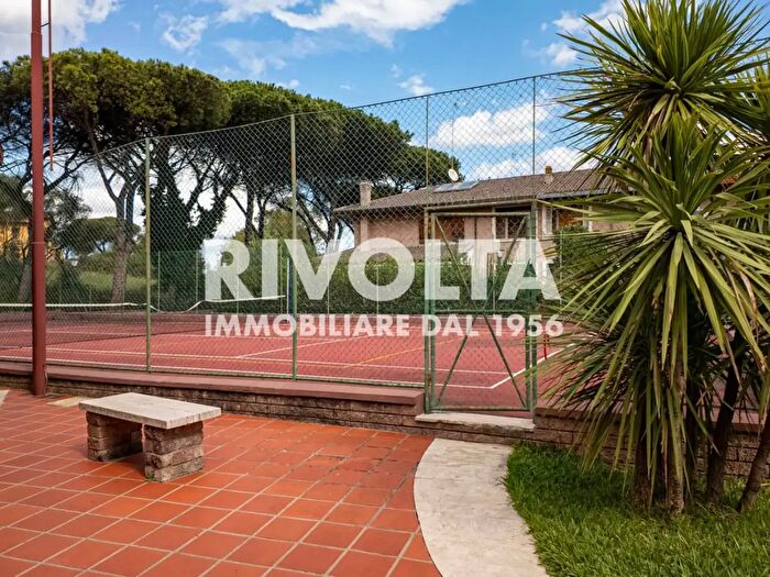 Casa quadrilocale in vendita in Via Cassia, Roma