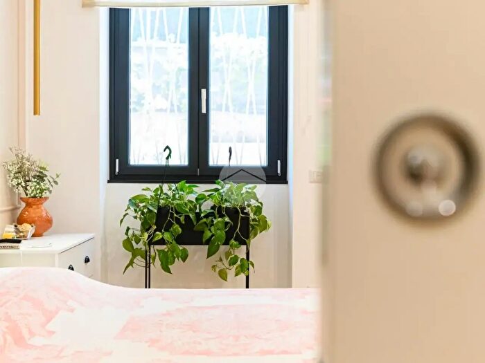 Appartamento trilocale in vendita in Via Isacco Artom, Roma
