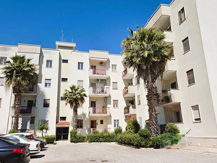 Appartamento trilocale in vendita in Via San Pietro, Triggiano