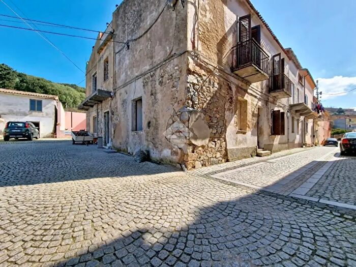 Casa con 5 locali in vendita in Via Vittorio Veneto, Trinità dAgultu e Vignola