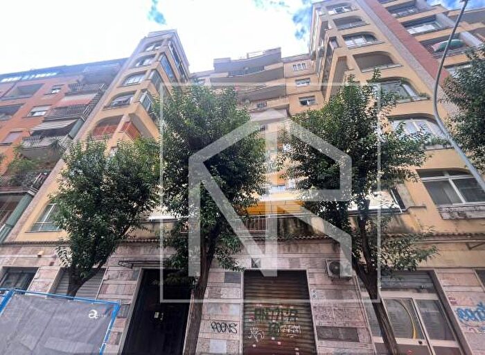 Appartamento trilocale in vendita in Via Giovanni Maggi, Roma