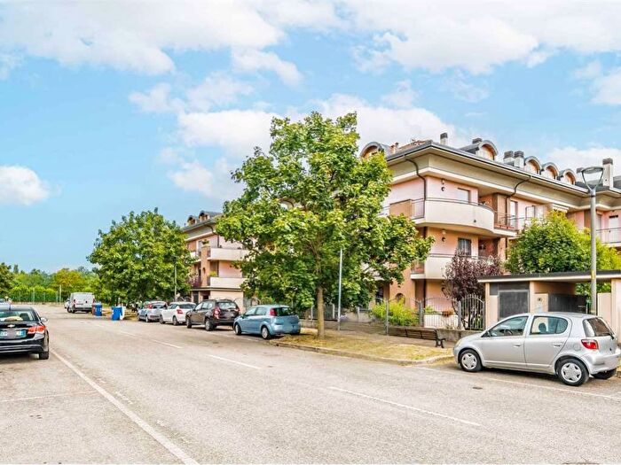 Appartamento trilocale in affitto in via Toscana, Passirana Biringhello, Rho