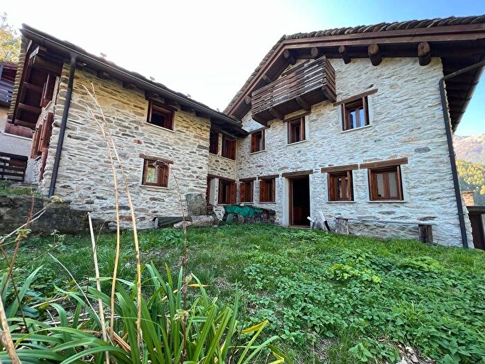 Casa con 10 locali in vendita in Frazione Olmo, San Giacomo Filippo