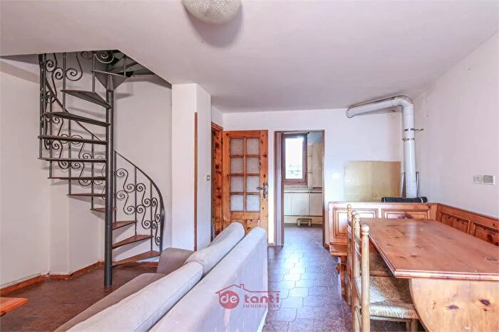 Casa con 6 locali in vendita in Via Case Foratti Villa di Chiavenna So, Villa Di Chiavenna