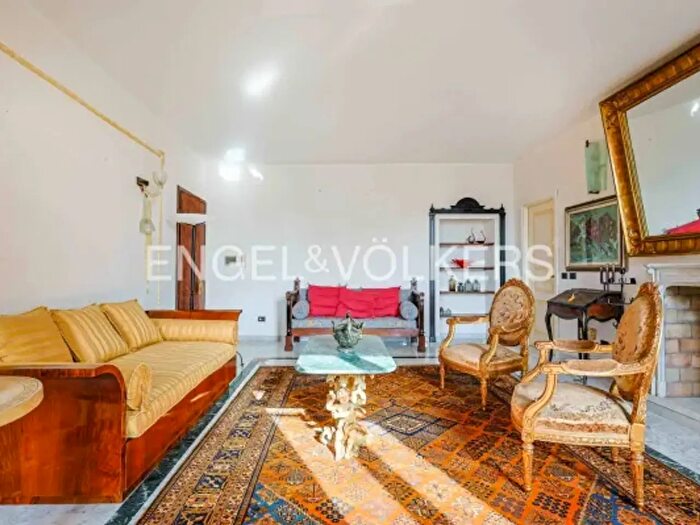 Casa con 6 locali in vendita in Via San Lorenzo, Follo