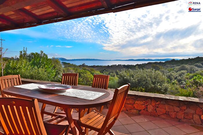Casa quadrilocale in vendita in Loc Valle dellErica Snc, Santa Teresa Gallura