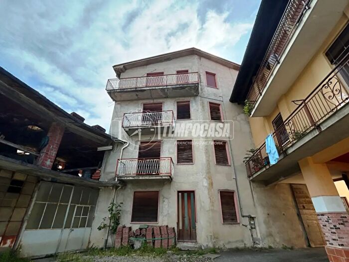 Casa con 5 locali in vendita in Novedrate