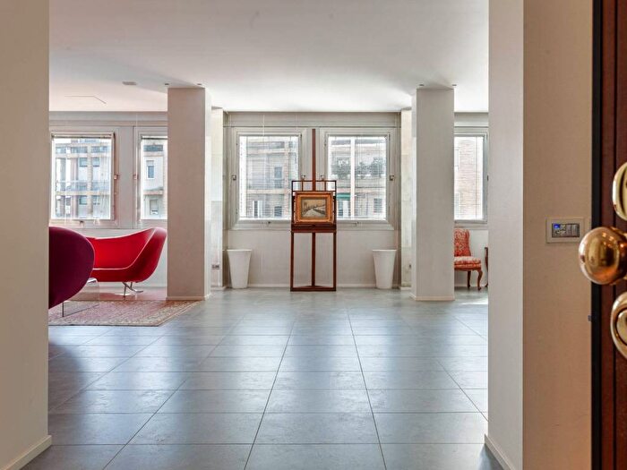 Appartamento quadrilocale in affitto in Via Matteo Bandello, San Vittore, Milano